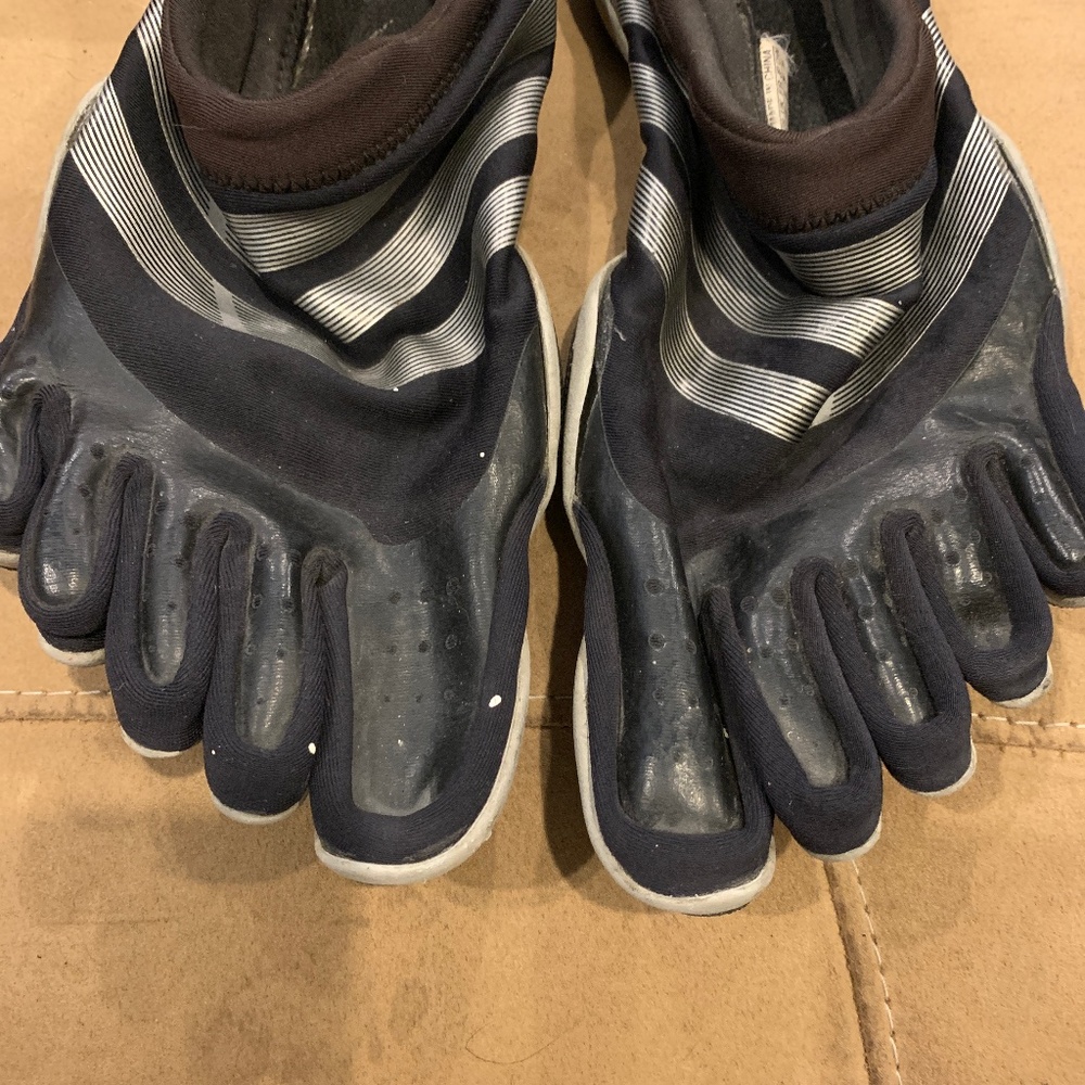 Adidas adipure running shoes - Picture 2 of 6